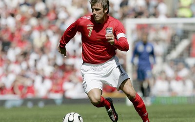 小鸟体育精华-乔丹阿尤续约留队